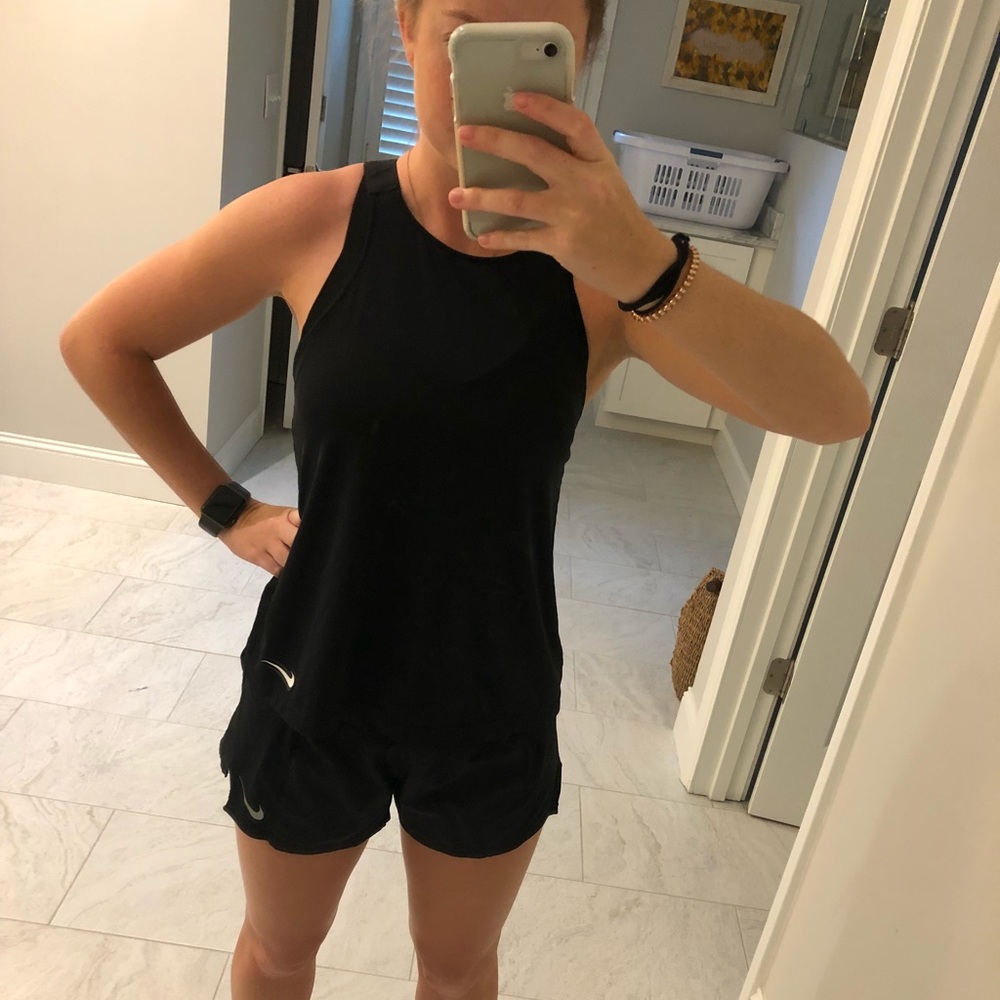 2 Nike Women’s Shirt - Picture 7 of 8